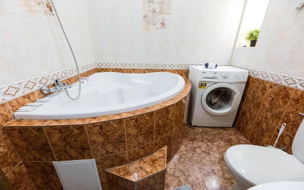 Apartment Arena City 911 Kyiv Exterior foto
